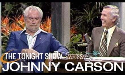 Foster Brooks Leaves Johnny Carson and Audience in Stitches with Lovable Drunk Act