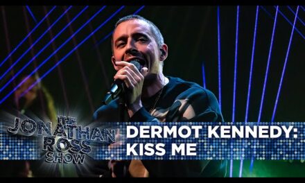 Dermot Kennedy Mesmerizes with Soulful Performance on “The Jonathan Ross Show