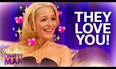 Gillian Anderson Shines in “Alan Carr: Chatty Man” Interview and Talks “The Fall