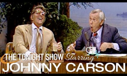 Johnny Carson Welcomes Legendary Entertainer Dean Martin on The Tonight Show