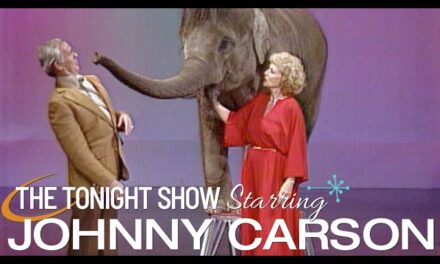 Betty White’s Heartwarming Encounter with an Elephant on “The Tonight Show Starring Johnny Carson