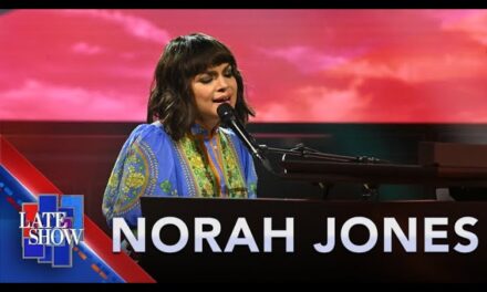 Norah Jones Mesmerizes with Breathtaking Performance of “Paradise” on The Late Show with Stephen Colbert