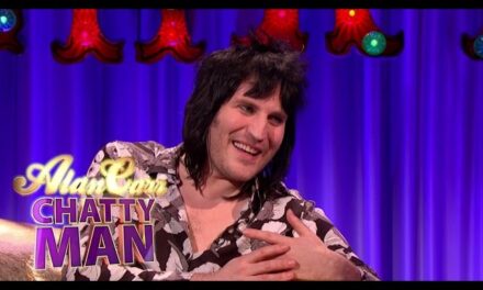 Noel Fielding Wins Over “Alan Carr: Chatty Man” Audience with Hilarious Stories & Artistic Talents