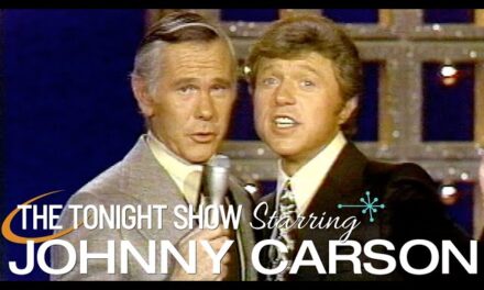 Steve Lawrence Mesmerizes Johnny Carson and Audience with Stunning Gershwin Tribute