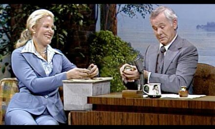 Joan Embery wows Johnny Carson on The Tonight Show with a rare South American horned frog