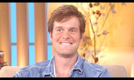 Peter Krause Talks ‘Six Feet Under’ and Apple Farm Mishap on The Ellen Degeneres Show